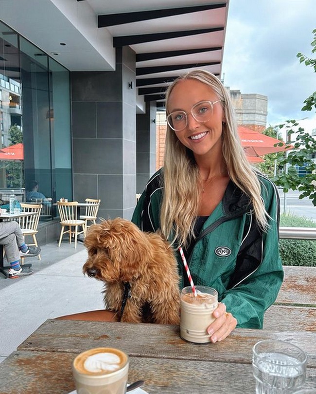 “Aku merasa lebih berdaya. Seks membuatku merasa lebih baik. Itu penting untuk membuatmu merasa baik,” akunya, seperti dikutip dari NY Post. Foto: dok. Instagram/@ anniekknight