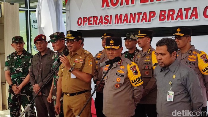 Apel Pengamanan Pemilu 2024 di Jateng, di Lapangan Kodam IV/Diponegoro, Semarang, Rabu (18/10/2023). Personel gabungan dan alat dipersiapkan untuk mengamankan Pemilu 2024.