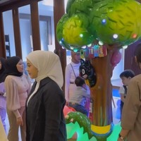 Suasana di rumah Aurel Hermansyah mendadak juga berubah seperti taman bermain yang dipenuhi oleh anak-anak. Masya Allah... Arisan sambil kumpul bocilll, tulis Aurel di keterangan unggahannya. Foto: Instagram