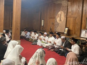 Anies Gelar Munajat Jelang Pendaftaran Capres-Cawapres Besok
