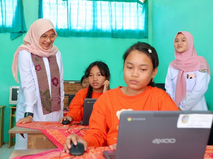 Bupati Banyuwangi Ipuk Fiestiandani