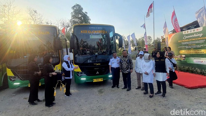 bus trans jatim koricor III Mojokerto-Gresik