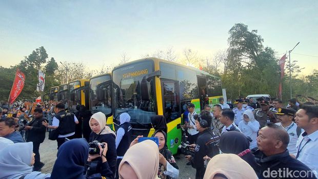 bus trans jatim koricor III Mojokerto-Gresik