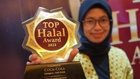 Coca-Cola dipilih oleh milenial indonesia sebagai merek halal yang top di kategori soft drink. 