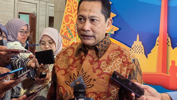 Dirut Bulog Budi Waseso mengaku miris dengan masuknya beras impor ke Sulawesi Selatan
