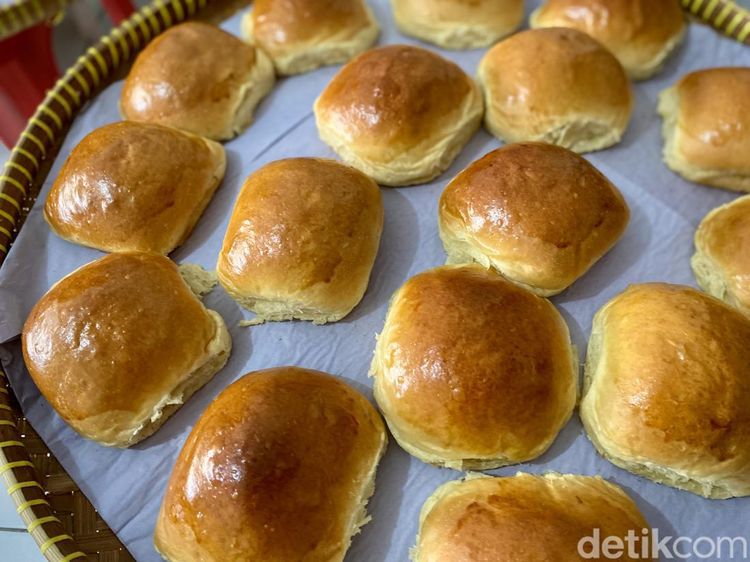 Rela PO Berminggu-minggu Demi Roti Elisa yang Lembut Harum