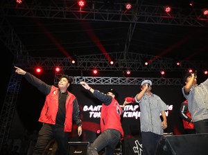 Gelar Pesta Rakyat di Jakarta Utara, Relawan Ganjar Gaet NDX-Dewi Perssik