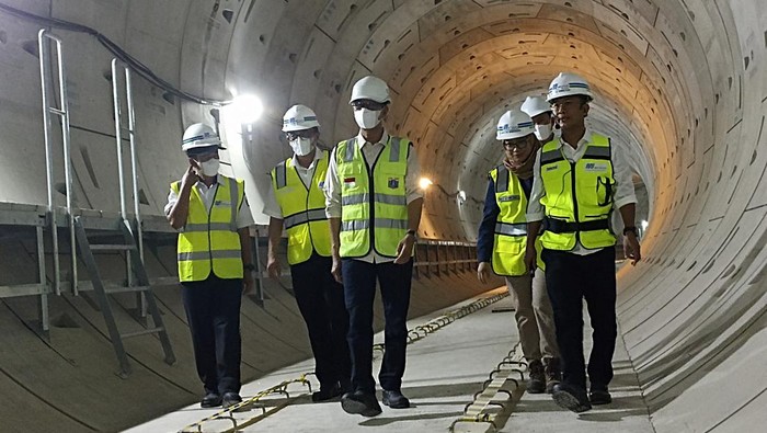 Heru Budi Tinjau Proyek MRT Fase 2 dari Monas-MH Thamrin (Tiara/detikcom)