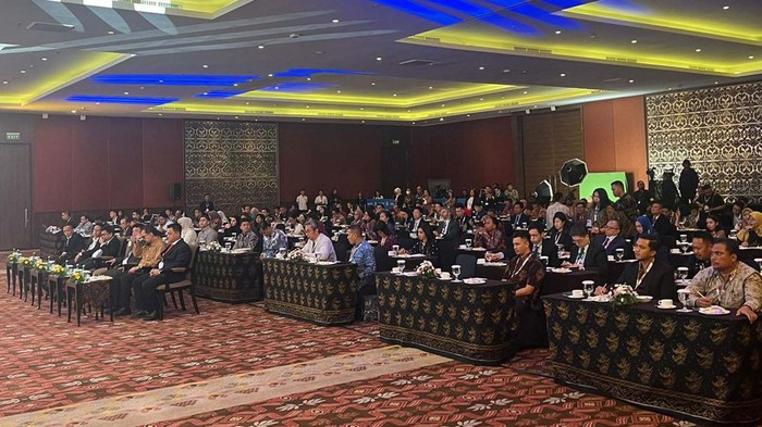 Indonesia Serukan Berantas Illegal Fishing di Forum AALCO Forum Asian African Legal Consultative Organization (AALCO) tengah digelar di Bali. Salah satu yang dibahas adalah upaya memberantas illegal fishing.
