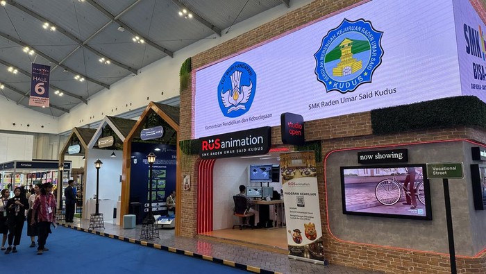 Direktorat Jenderal Pendidikan Vokasi, Kementerian Pendidikan, Kebudayaan, Riset, dan Teknologi (Kemendikbudristek) untuk pertama kalinya memamerkan karya satuan pendidikan vokasi di Trade Expo Indonesia (TEI) 2023. Adapun pada kegiatan ini, mereka menghadirkan 10 karya dari berbagai kampus dan sekolah vokasi.
