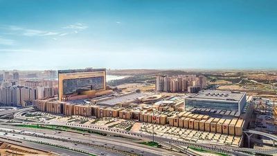 Penampakan Mal Raksasa yang Butuh 3 Hari buat Menjelajahinya