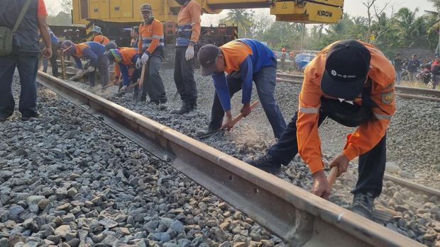 Jalur Sentolo – Wates di Kulon Progo lokasi tabrakan KA Argo Semeru dan KA Argo Wilis sudah selesai diperbaiki. (Dok: KAI)