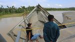 Jembatan Baja di Nagan Raya Aceh Ambruk