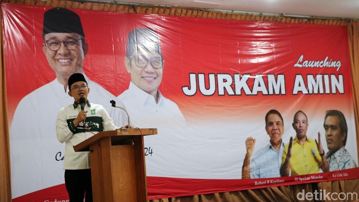 Jurkam AMIN Siap Kampanyekan Anies-Cak Imin Sejumlah tokoh seperti Maman Imanul Haq, La Ode Ida dan Jumhur Hidayat meluncurkan Jurkam AMIN di Jakarta, Rabu (18/10/2023). Jurkam itu siap mengkampanyekan Anies-Muhaimin.