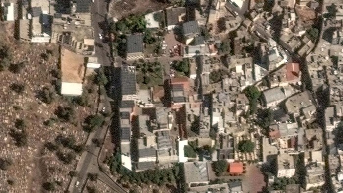 Kejam! Israel Serang RS, 500 Orang Tewas Kejam! militer Israel menyerang rumah sakit Al-Ahli Arab di Gaza, Palestina. Serangan mendadak itu disebut menewaskan 500 orang di lokasi.