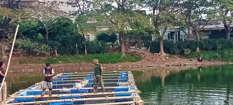 Keramba apung yang dibikin Sertu Mundi di Cibitung