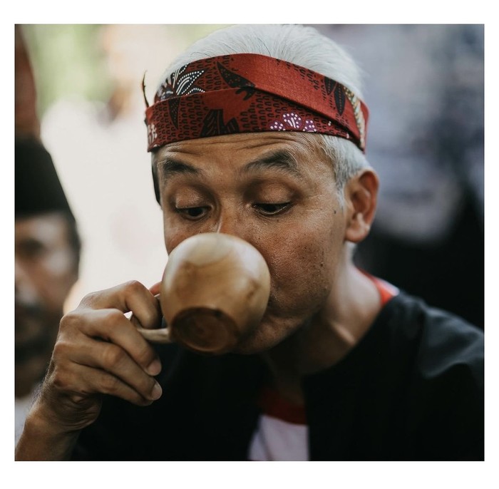 Keseruan Ganjar Pranowo Saat Liwetan hingga Cicip Durian