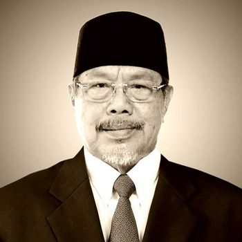 KH Tholhah Hasan