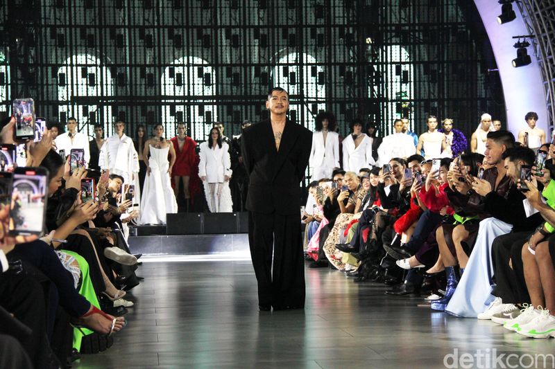 Koleksi busana Harry Halim Koleksi busana Harry Halim