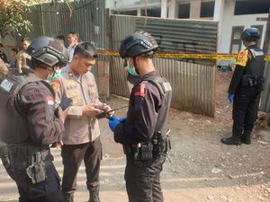 Penampakan Lokasi Diduga Bom Meledak di Jaksel saat Pekerja Gali Tanah