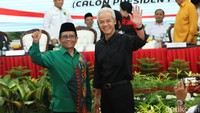 Usai deklarasi, Mahfud dan Ganjar terlihat sangat semringah.