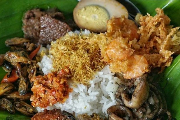 Momen kuliner seru Mahfud MD di berbagai daerah