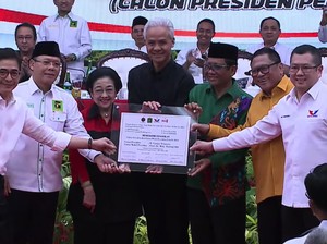 Megawati Serahkan Rekomendasi Ketum Partai Koalisi ke Ganjar-Mahfud