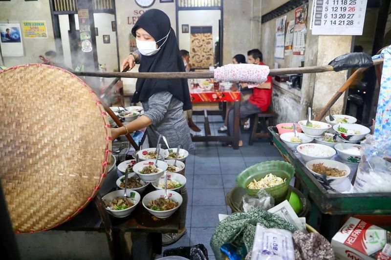 Momen kuliner seru Mahfud MD di berbagai daerah