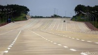 Naypyidaw merupakan ibu kota Myanmar, menggantikan Yangon sejak 2005. Pemerintahan militer Myanmar menggunakan biaya sekitar USD 4 miliar untuk membangun kota tersebut dari awal. Grandyos Zafna/detikcom