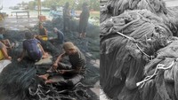 Nuplas Solution menghadirkan inovasi daur ulang sampah jaring ikan nilon untuk jadi bahan baku alternatif rendah karbon bagi perusahaan-perusahaan yang ingin mengurangi jejak karbon. Sampah jaring dari perusahaan perikanan dan alat tangkap bekas dikumpulkan agar tidak jadi sampah, lalu didaur ulang. Foto: Nuplas