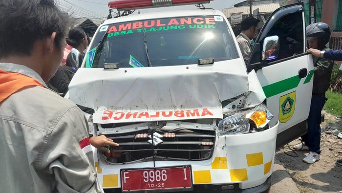 ODGJ di Bogor bawa mobil ambulans saat ditinggal isi E-Toll