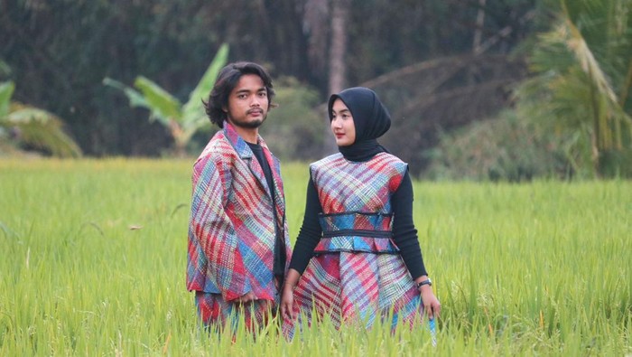 Outfit prewedding karya warga Magelang, Khoirul Anam. Foto diunggah Rabu (18/10/2023).