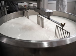 Bagaimana Cara Pasteurisasi? Proses Sterilisasi yang Menekan Kerusakan Protein