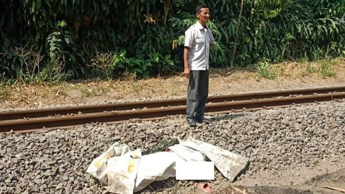 Pelajar di Blitar ditemukan tewas tertabrak KA Gajayana.
