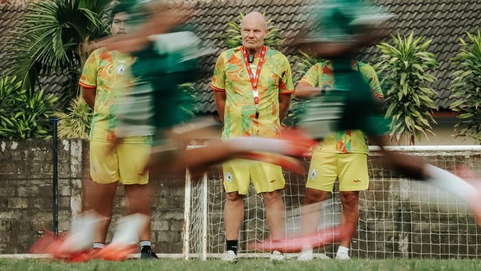 Pelatih PSS Sleman, Bertrand Crasson.