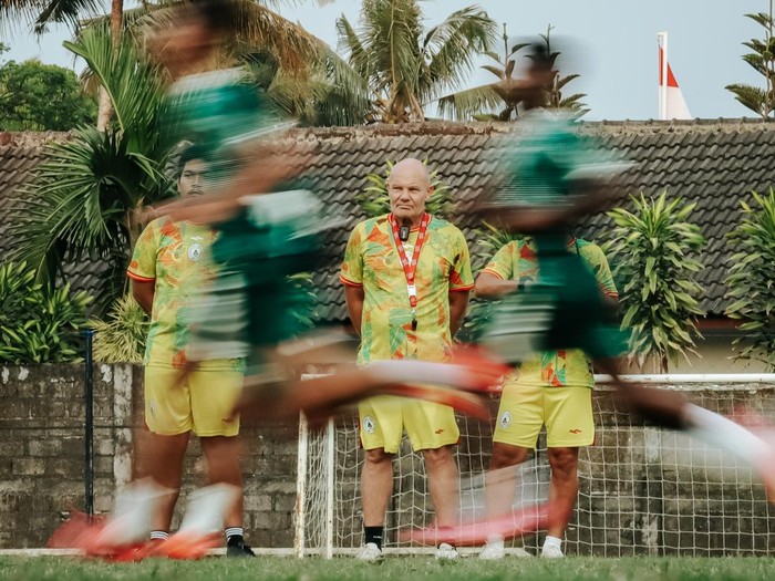 Pelatih PSS Sleman, Bertrand Crasson.