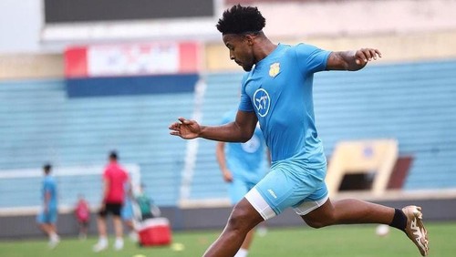 Pemain Nam Dinh FC Rafaelson Fernandes dirumorkan menjadi incaran PSM Makassar.