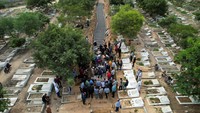 Korban tewas perang Hamas dan Israel kini mencapai 4.265 orang, korban terus bertambah di Gaza, Tepi Barat dan Israel. Di Gaza, terdapat 2.808 warga tewas dengan 10.859 luka. Sementara di Tepi Barat, ada 57 tewas dengen 1.200 terluka. Di Israel dilaporkan 1.400 tewas. Sedangkan angka terluka mencapai 3.500 orang.