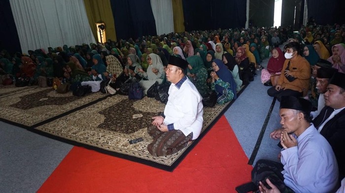 Pendukung pasangan Amin gelar doa bersama.