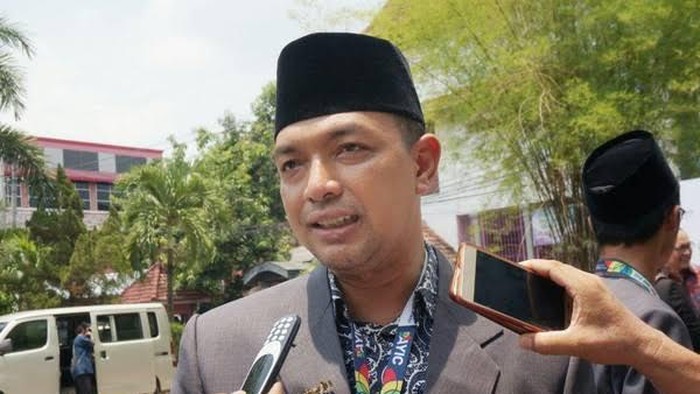 Pengasuh Pondok Pesantren Queen Al Azhar Darul Ulum Jombang, Zahrul Azhar (Gus Hans).