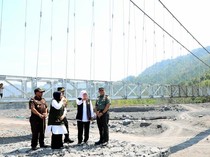Khofifah Resmikan Jembatan Kaliregoyo Lumajang