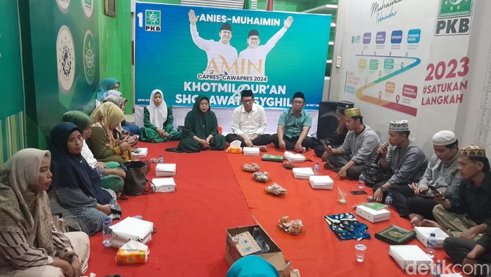 DPW PKB Sulawesi Selatan (Sulsel) menggelar pengajian menjelang pendaftaran Anies Baswedan-Muhaimin Iskandar sebagai Capres dan Cawapres ke KPU.