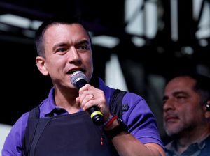 Mobil Presiden Ekuador Dilempari Batu hingga Ditembak, Apa Sebabnya?
