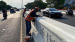 Pembatas Flyover Mochtar Kusumaatmadja Dipasangi Ornamen Khas Sunda