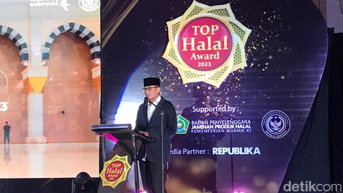 Sandiaga Uno menghadiri acara Top Halal Award 2023 di Hotel Aryaduta Menteng, Jakarta Pusat, Rabu (18/10/2023)