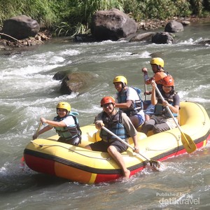 Ide Weekend Seru: Pacu Adrenalin dengan Rafting di Sungai Elo