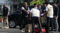 Simulasi dilakukan dari rangkaian pengamanan kampanye hingga pelaksanaan pemungutan suara. Simulasi dilakukan oleh beberapa satuan, mulai personel satuan lalu lintas hingga resmob. 
