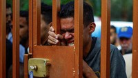 arga sipil banyak yang menjadi korban, mereka tidak hanya kehilangan tempat tinggal tapi juga keluarga. REUTERS/Ibraheem Abu Mustafa  
