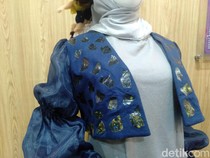 Tangan Kreatif Mahasiswa Polimedia Ubah Limbah Plastik Jadi Busana Cantik