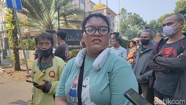 Warga bernama Sali mengaku mendengar ledakan diduga bom dari radius 200 meter di Setiabudi, Jaksel.